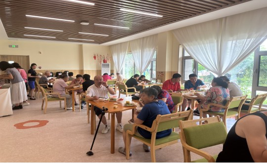 21.養(yǎng)老公司“親親鄰里食堂”盛大開業(yè)_副本.jpg 21.養(yǎng)老公司“親親鄰里食堂”盛大開業(yè)_副本.jpg