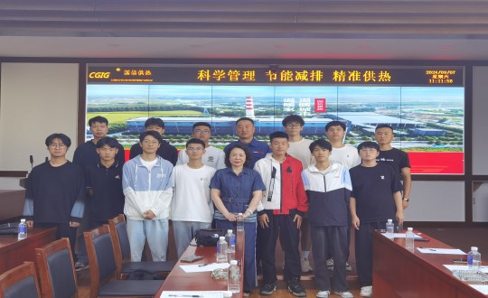 14.實(shí)習(xí)生入職培訓(xùn)合影留念_副本.jpg 14.實(shí)習(xí)生入職培訓(xùn)合影留念_副本.jpg