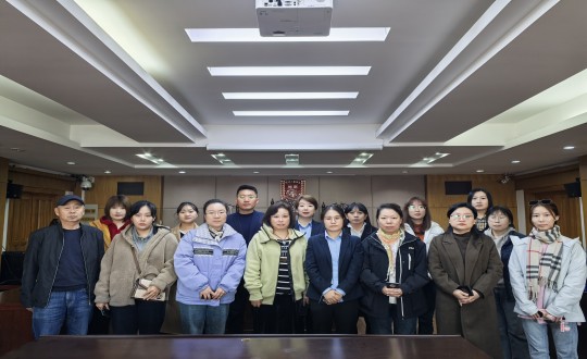 10.物業(yè)總公司相關(guān)人員被授予調(diào)解員證書(shū)_副本.jpg 10.物業(yè)總公司相關(guān)人員被授予調(diào)解員證書(shū)_副本.jpg