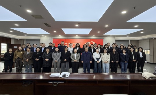 2024年10月18日，集團(tuán)黨委聯(lián)合長(zhǎng)發(fā)擔(dān)保黨支部參加了由朝陽區(qū)黨群服務(wù)中心開展的“傳承革命精神 賡續(xù)紅色血脈”公益黨課_副本.jpg