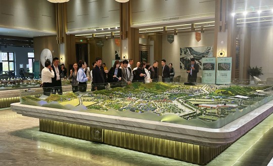 1.雙陽區(qū)政府副區(qū)長雷迎輝一行領(lǐng)導(dǎo)蒞臨指導(dǎo)_副本.jpg 1.雙陽區(qū)政府副區(qū)長雷迎輝一行領(lǐng)導(dǎo)蒞臨指導(dǎo)_副本.jpg