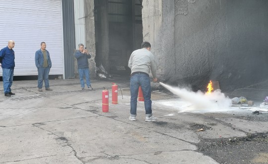 7.供熱總公司紅旗分公司組織消防培訓(xùn)及實(shí)戰(zhàn)演練_副本.jpg 7.供熱總公司紅旗分公司組織消防培訓(xùn)及實(shí)戰(zhàn)演練_副本.jpg