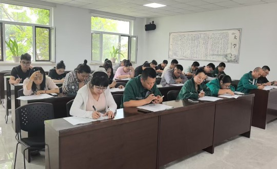 2.裝配式總公司安全生產(chǎn)知識(shí)考試現(xiàn)場_副本.jpg 2.裝配式總公司安全生產(chǎn)知識(shí)考試現(xiàn)場_副本.jpg