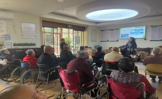 23.健康板塊陪診單元攜手養(yǎng)老公司開展主題宣講_副本.jpg 23.健康板塊陪診單元攜手養(yǎng)老公司開展主題宣講_副本.jpg